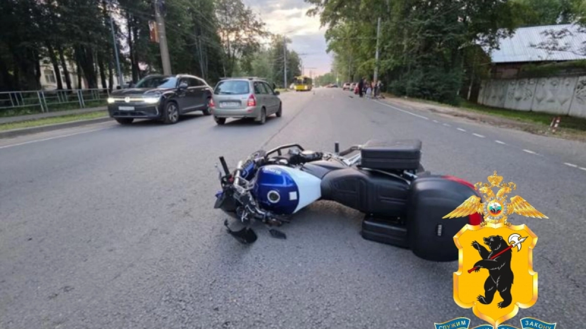 Вечерняя поездка закончилась аварией: что произошло на Большой Норской в Ярославле 22 июля