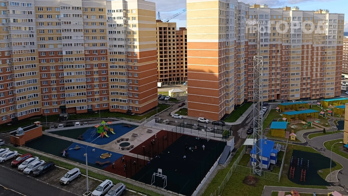 Верховный суд поставил точку: вот как нельзя парковаться во дворе дома