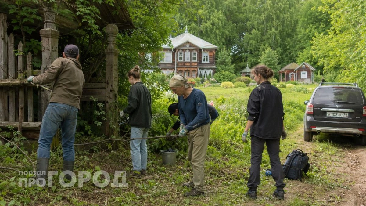 Купил заброшенный терем в глуши 15 лет назад: показываю во что превратилась руина после долгой работы