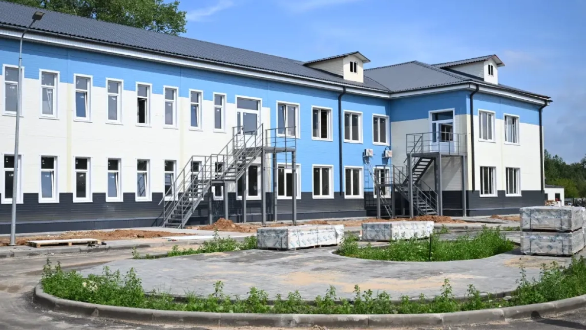 Стройку модульной поликлиники в Ярославле переведут на круглосуточный режим