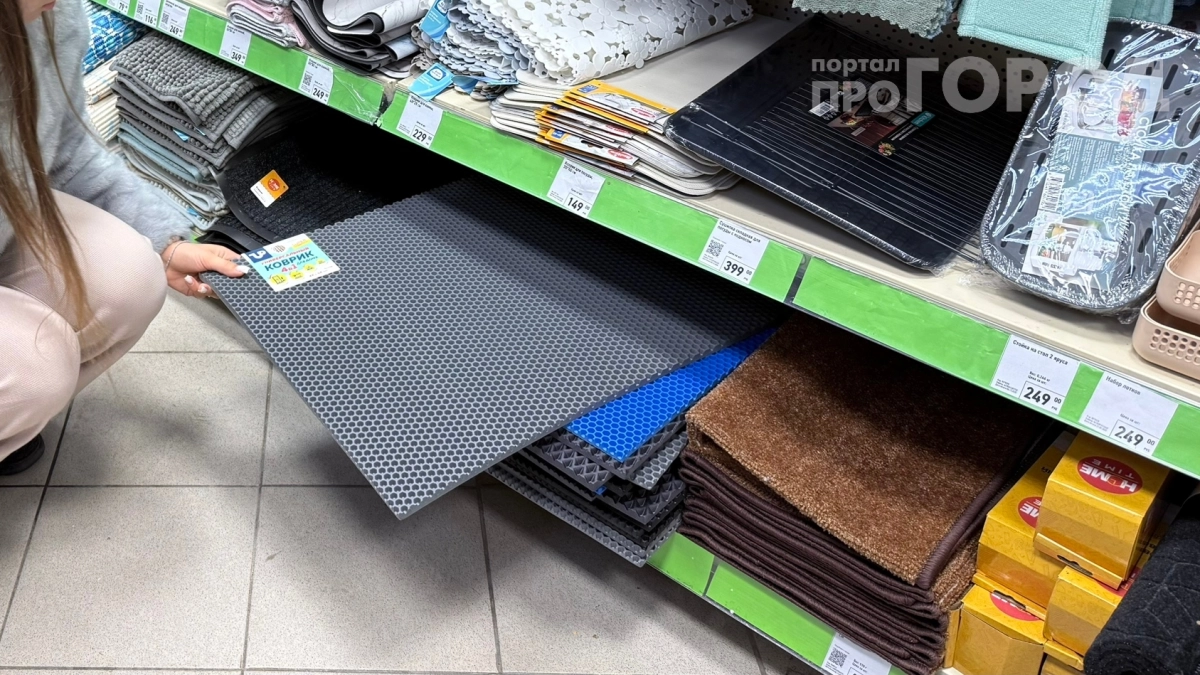 Скупаю коврики “соты” в Fix Price по 12 штук: делаю из них классные вещи для дачи и дома 