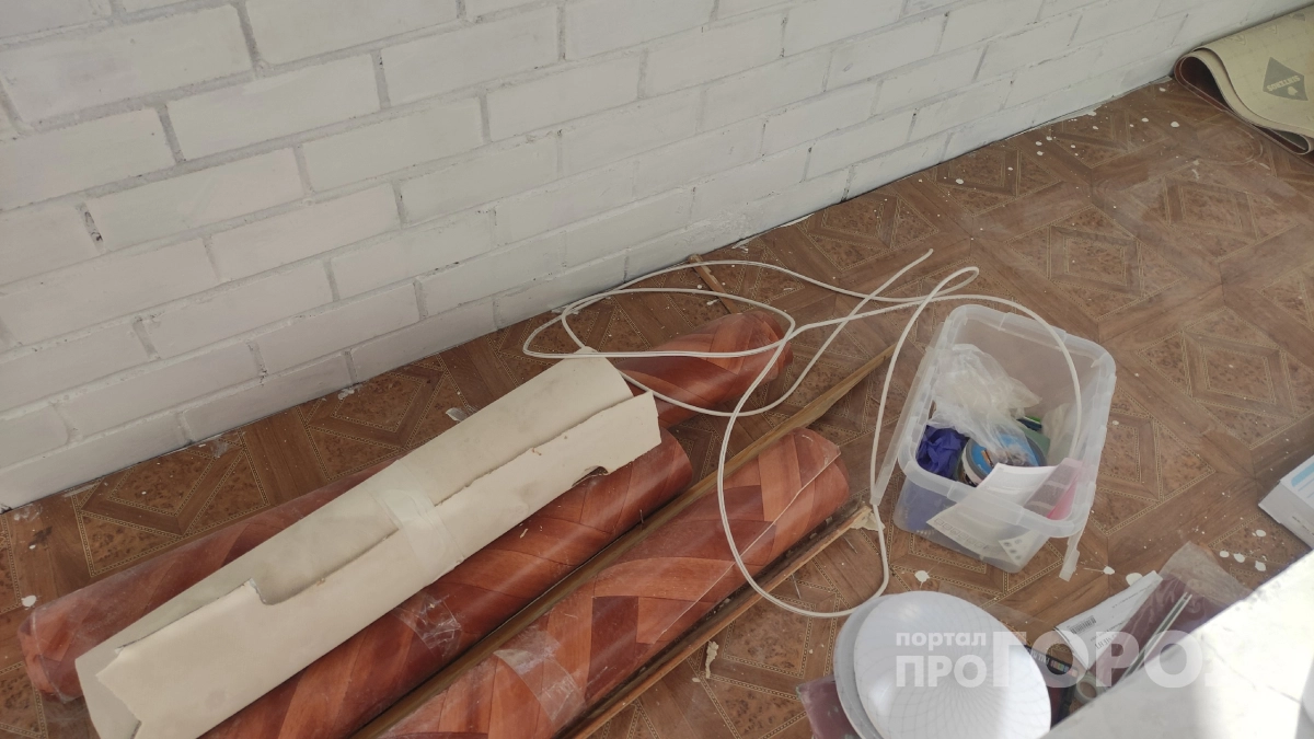 Этот странный предмет был в багажнике почти каждого автолюбителя в СССР: зачем туда клали линолеум