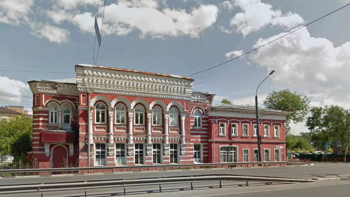 В Ярославле здание бывшей поликлиники продают почти в 11 раз дешевле