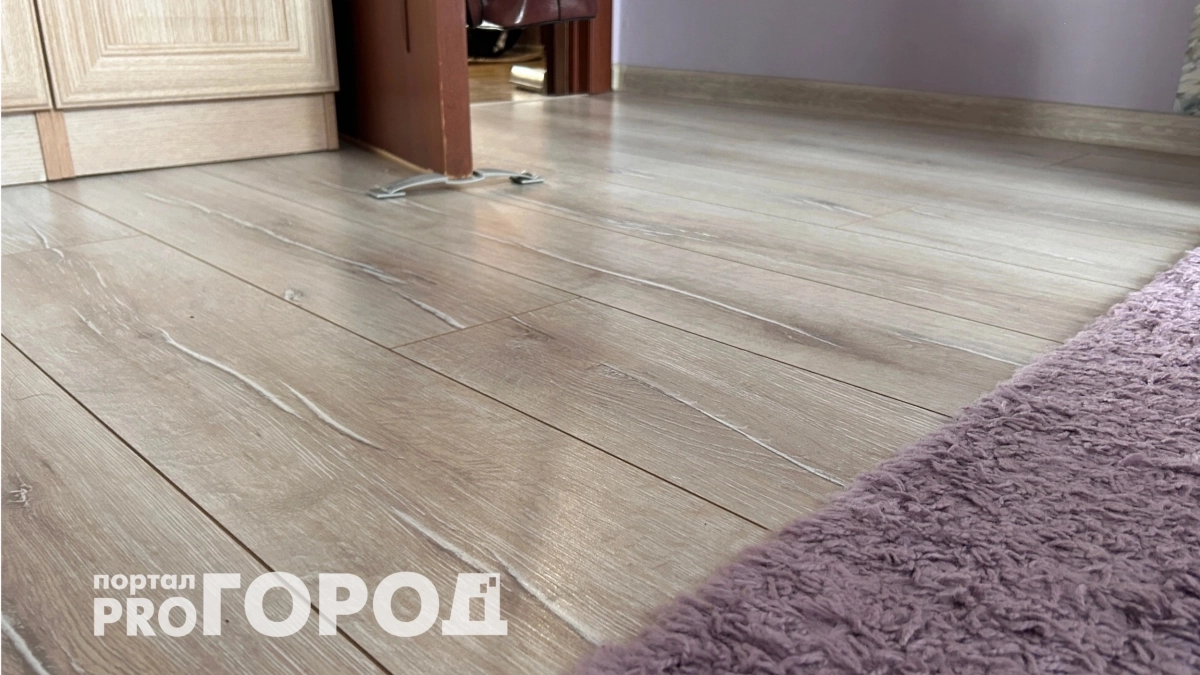 Добавила горсть соли в воду для мытья полов: теперь в доме царит атмосфера спокойствия и уюта