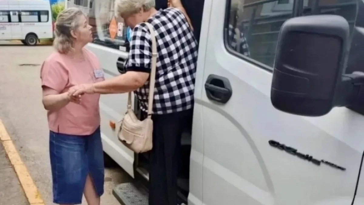 Более семи тысяч пожилых селян Ярославской области бесплатно отвезли к врачам