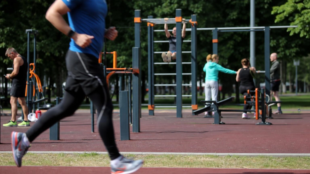 Евраев поздравил ярославцев с Днем физкультурника: спортом занимаются около 620 тысяч