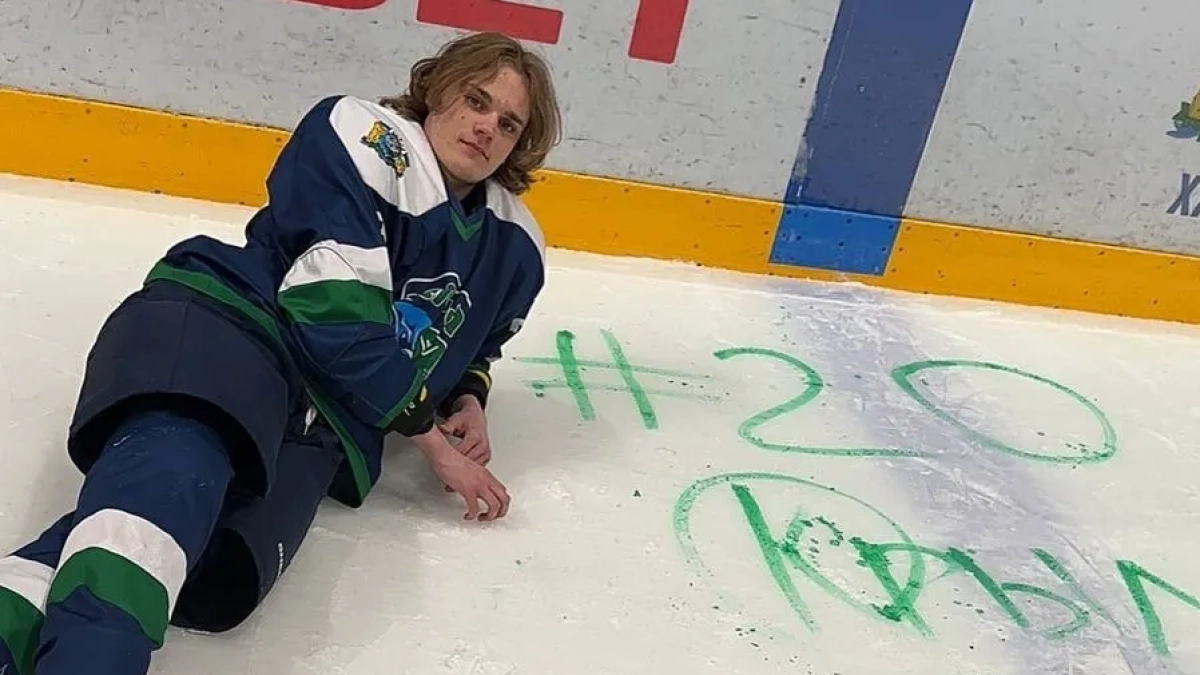 «Локомотив» подписал пробный контракт с 19-летним защитником системы «Югры»