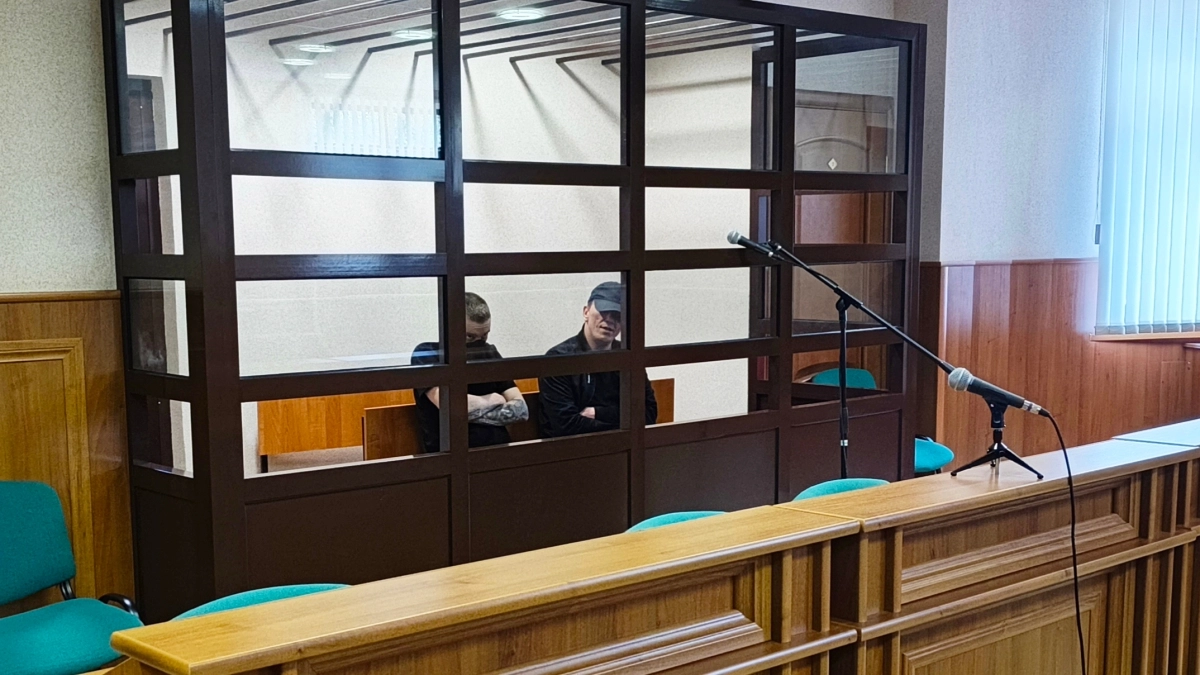 2 жителя Ярославской области получили по 21 году за поджог и экстремистские граффити