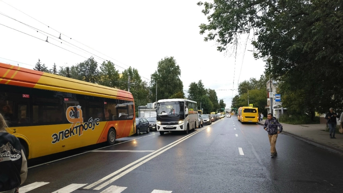 Заторы в Ярославле образовались на главных улицах города