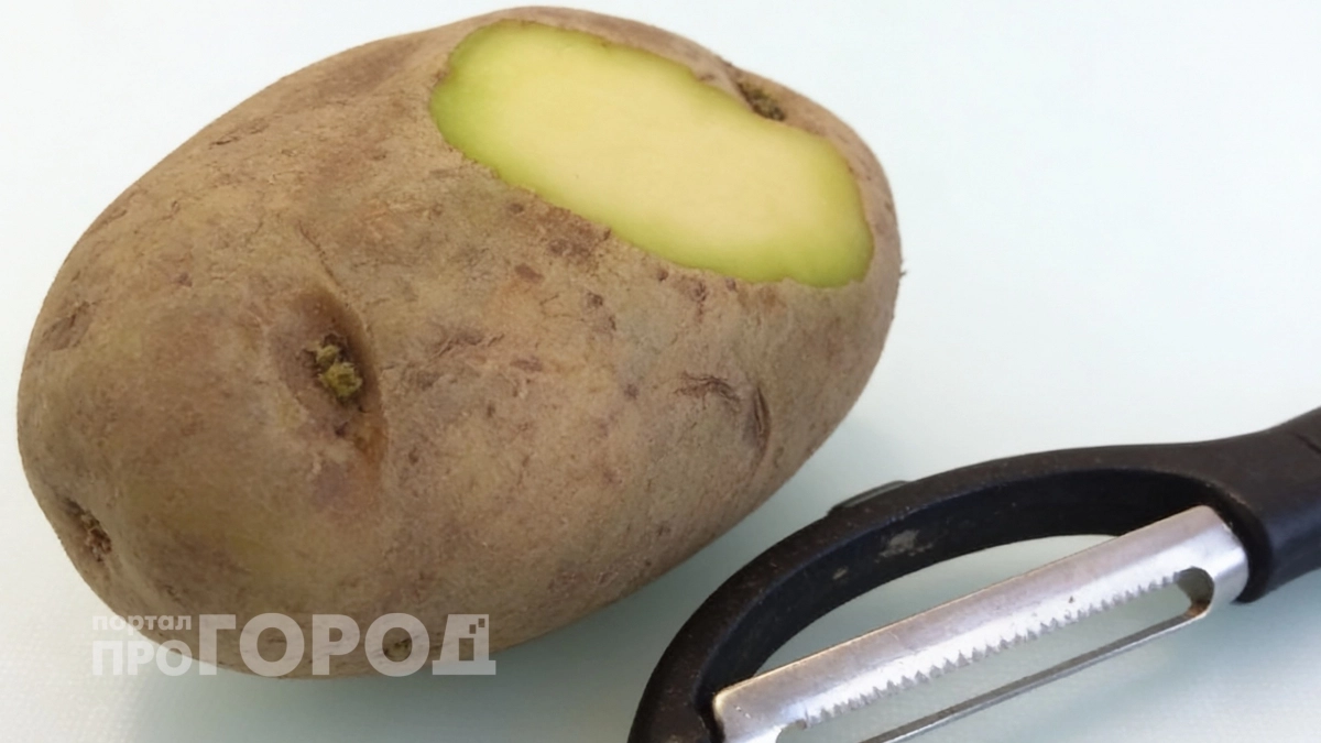 Зеленая картошка на кухне: как не довести семью до отравления и когда пора отправлять овощ в мусорное ведро