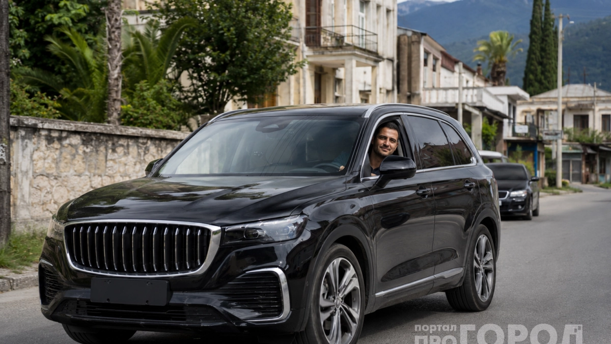 Живут среди руин, а по дорогам плывут как султаны: откуда у абхазов дорогие автомобили