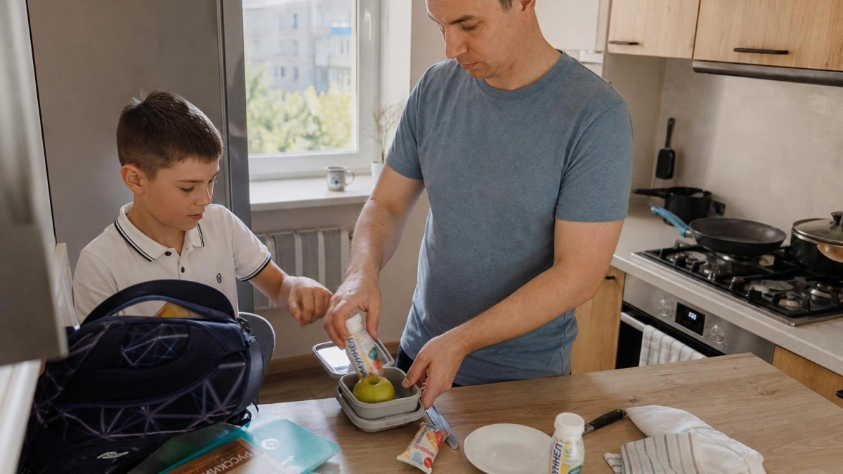 Собираю ребенку завтрак на учебный день за 7 минут: 3 продукта, которые удобно положить в рюкзак
