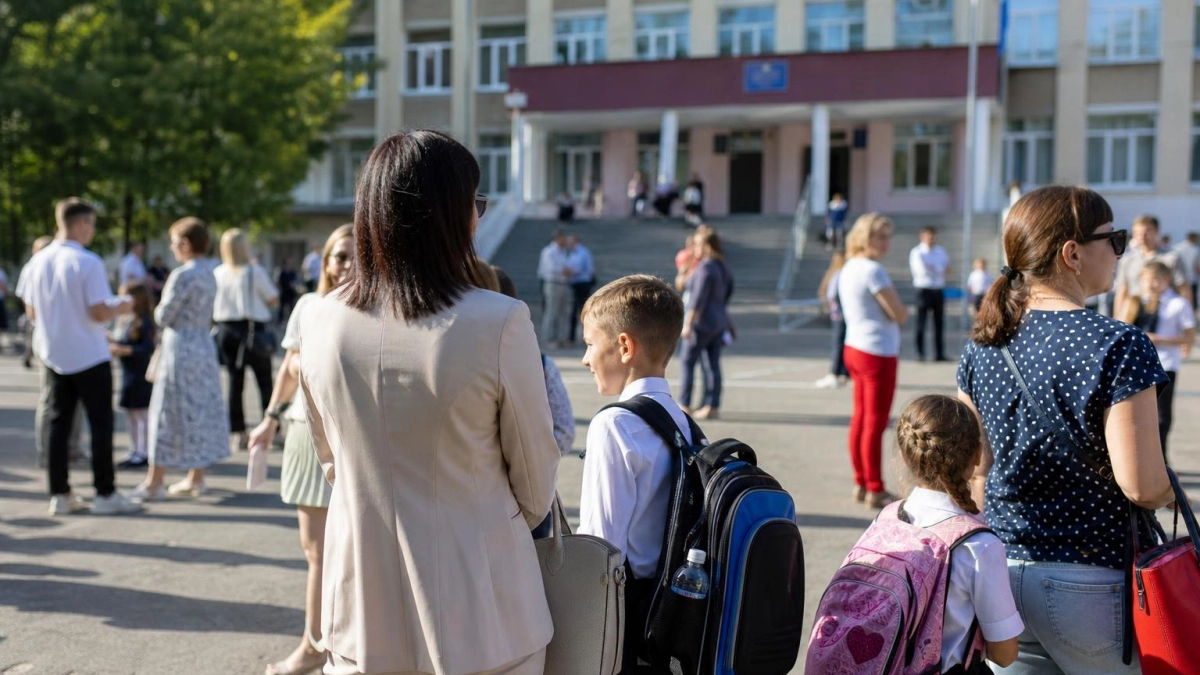 В Ярославле родители сообщили об отмене линейки 1 сентября, но власти это не подтвердили
