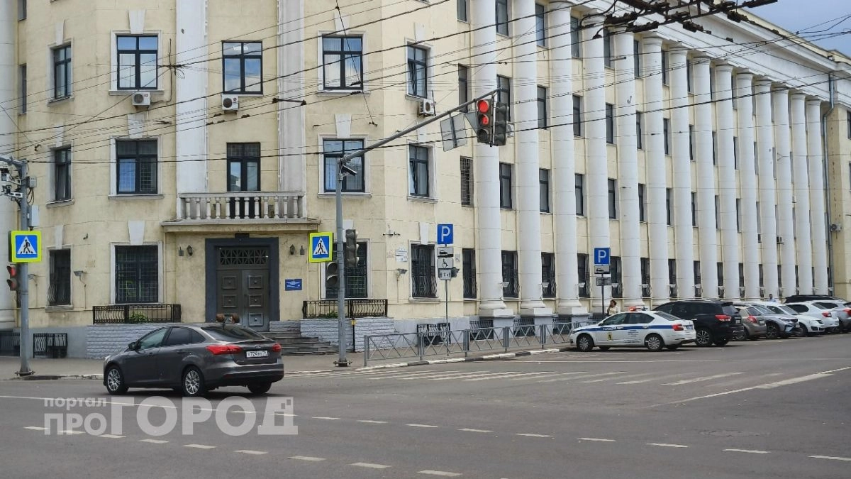 В Ярославле экс-полицейского осудили за избиение задержанных, подброс наркотиков и вымогательство