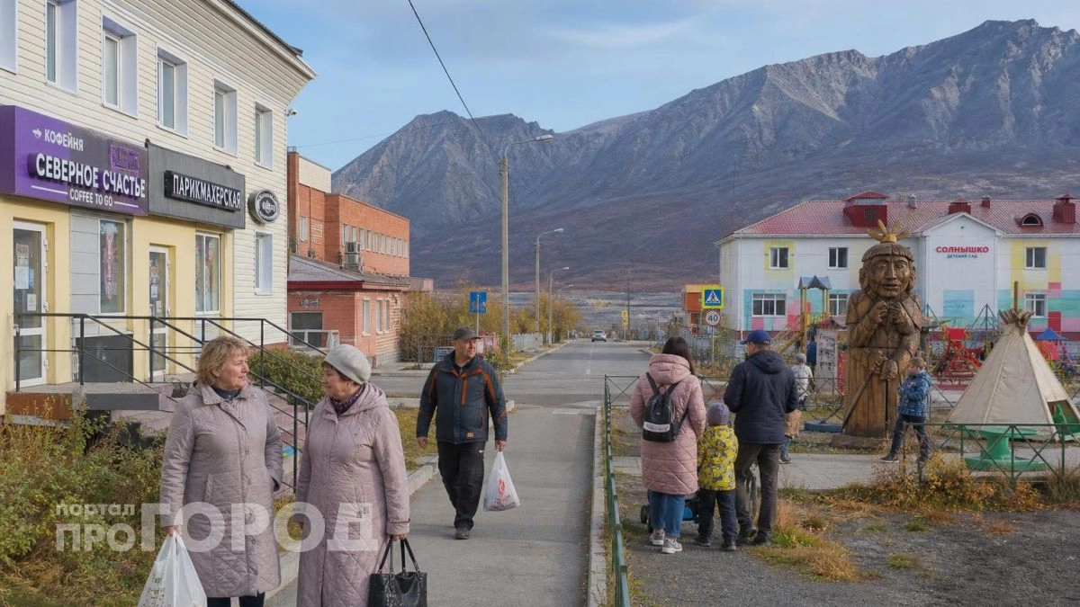Жизнь за колючей проволокой: почему люди остаются в северном поселке с двумя колониями по соседству