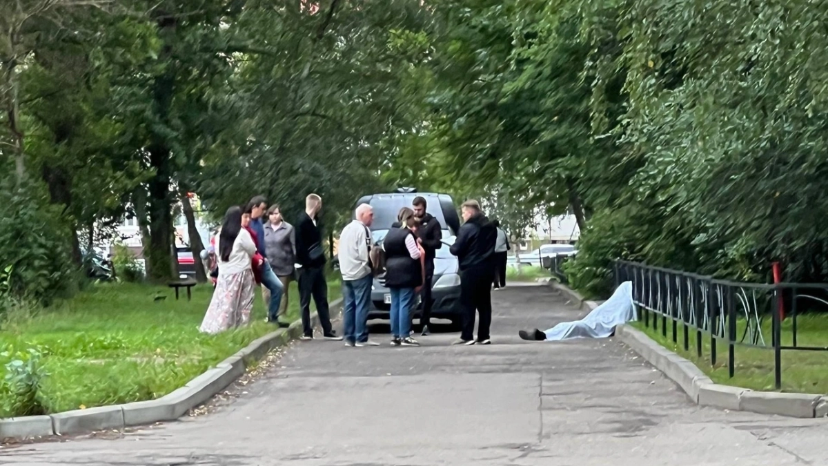 В Заволжском районе Ярославля нашли тело мужчины