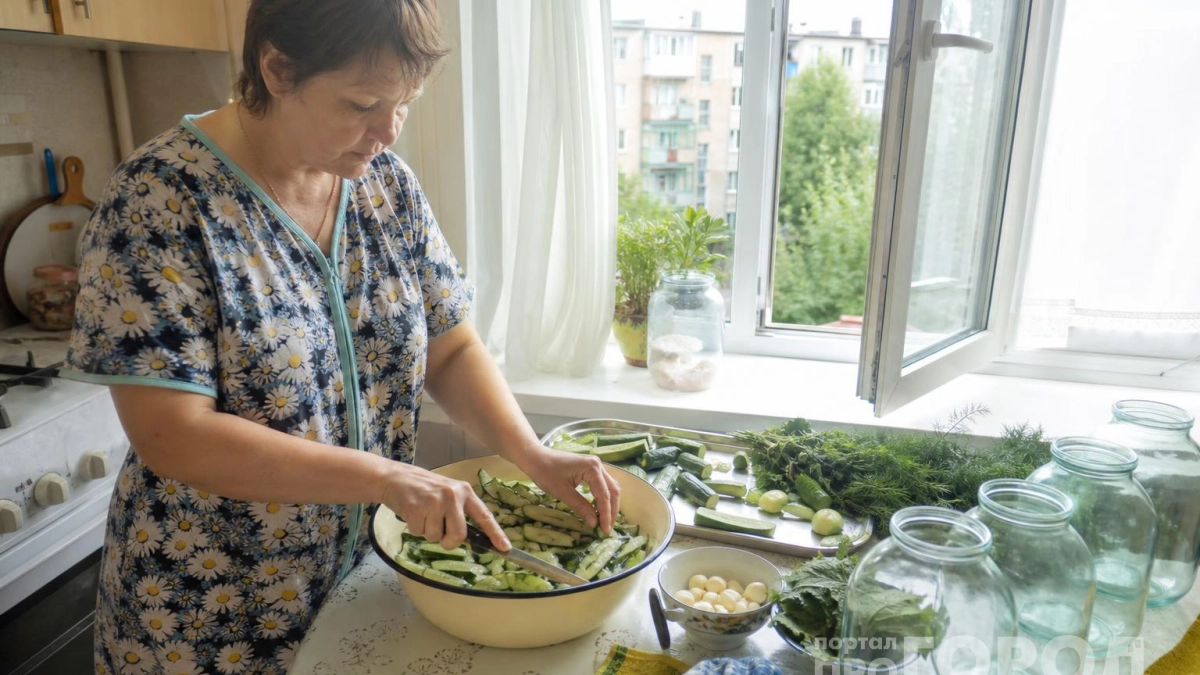 Огуречную «Фросю» кручу по 50 банок - и все мало: зимой даже простой ужин с ней превращается в праздник