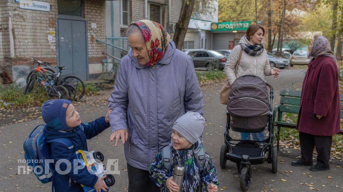 Я вырастила троих внуков и сказала стоп на четвертом: почему отказ помогать детям спас мой покой
