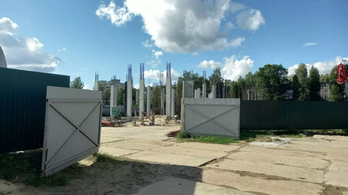 В Ярославле у Свято-Тихоновского храма возводят духовно-просветительский центр