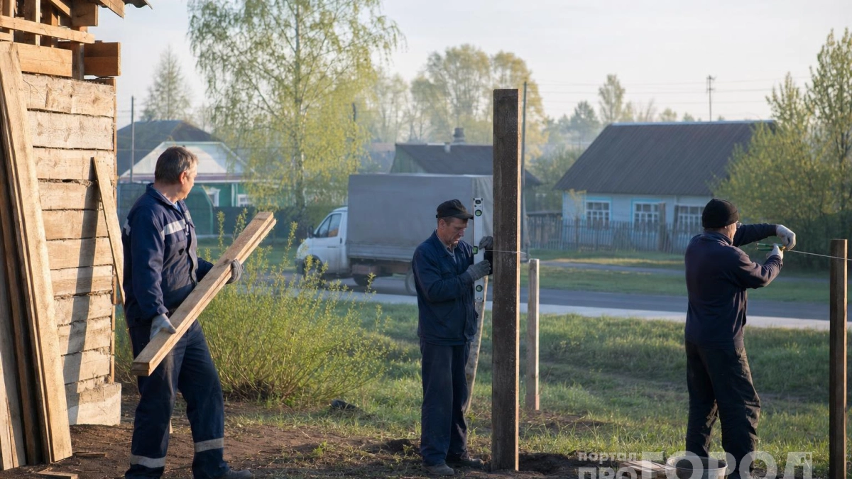 Столбы для забора бетоном не заливаю: хитрый способ старых умельцев – стоят 100 лет и не косятся после зимы