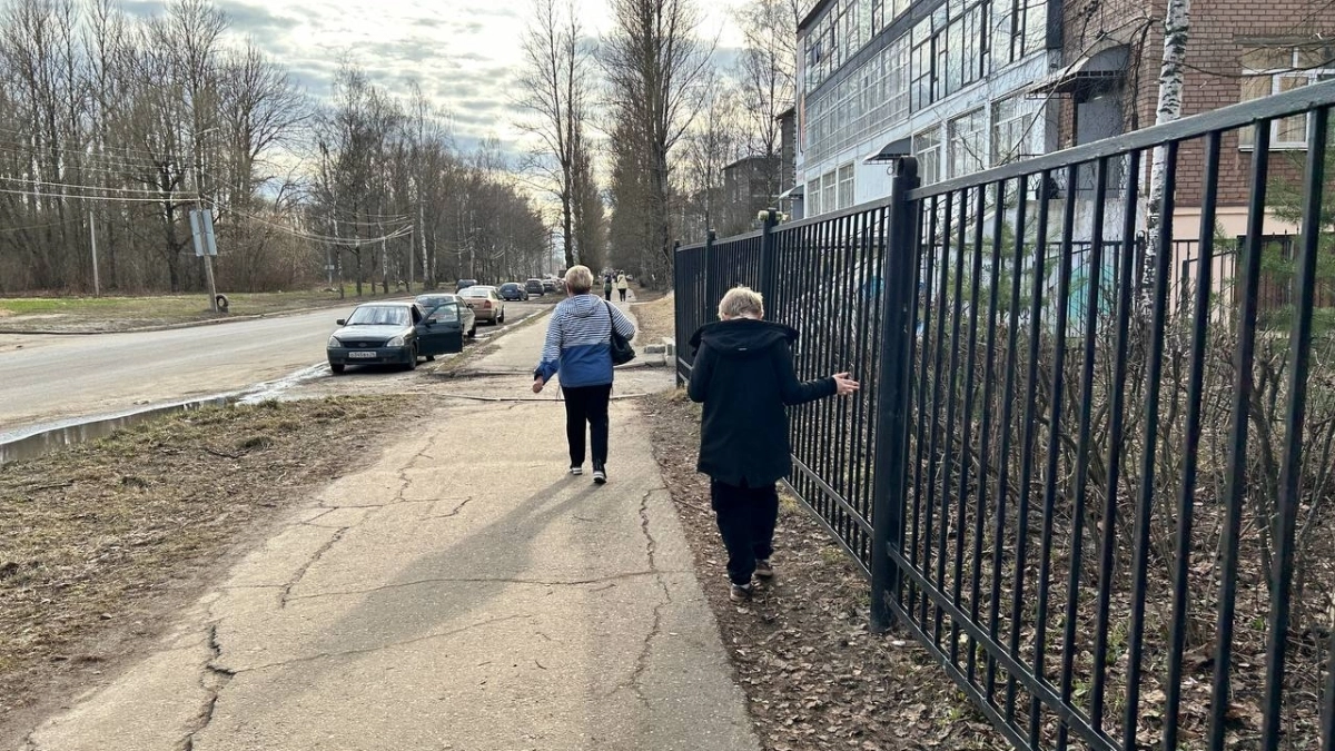 В Ярославле наряд Росгвардии вывел учительницу прямо во время школьного урока