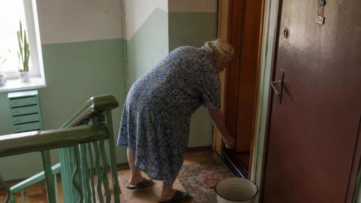 Зачем наши бабушки втыкали иголки в дверной косяк: суеверие или древний лайфхак по защите дома