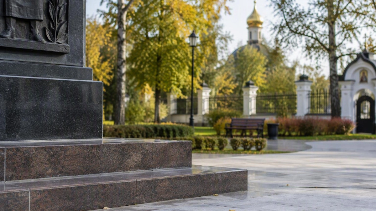 В Ярославле к годовщине Трефолева обновили мемориал и установили его портрет