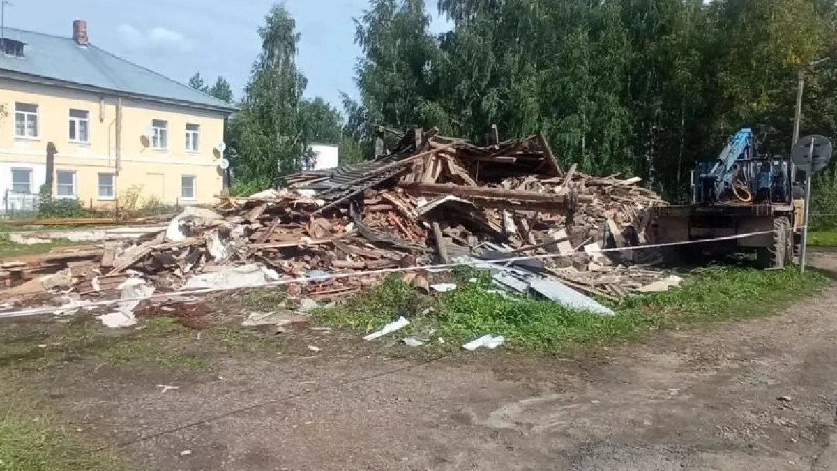 В Ярославской области снесли более 3100 аварийных строений, свыше тысячи — за год
