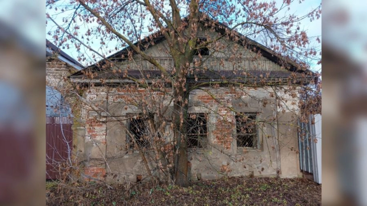 В Ростовском округе выставили на торги дом-памятник XVIII века за 20,4 тысячи