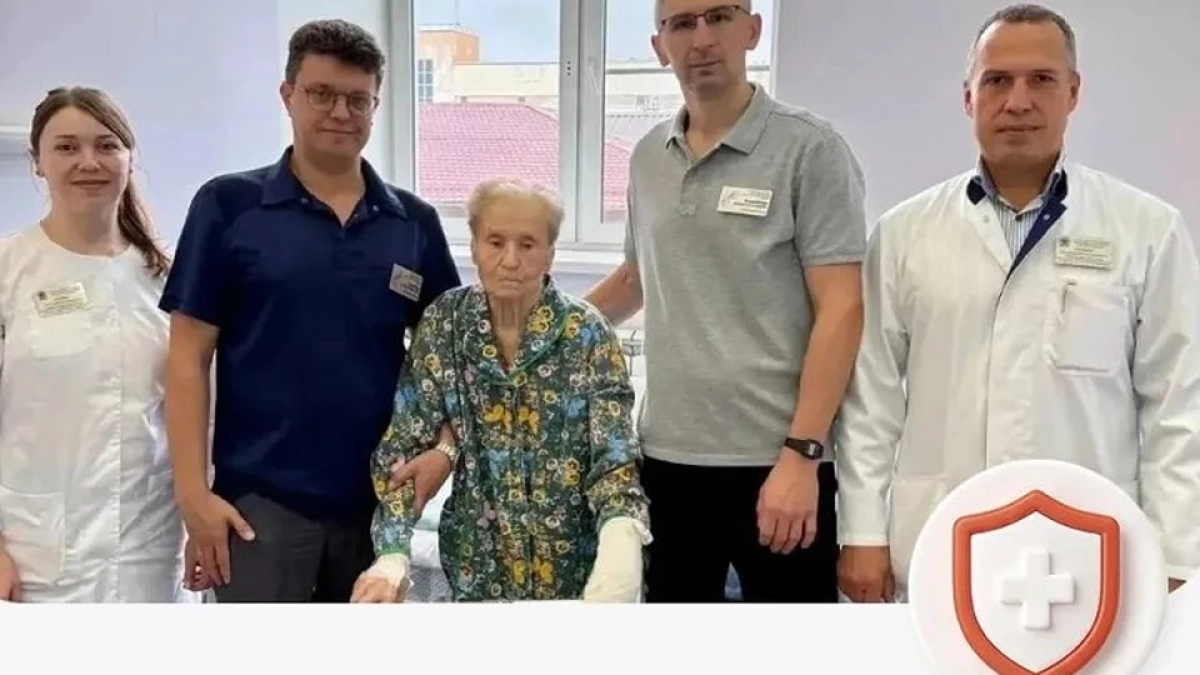 Ярославские врачи помогли 100-летней пациентке встать на ноги уже на следующий день
