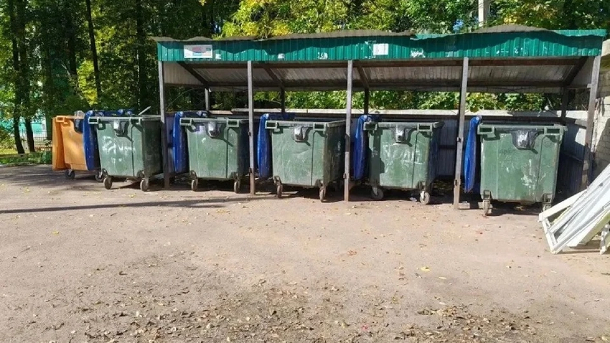 В Ярославле мусорную площадку у Майорова и Менделеева убрали после вмешательства прокуратуры