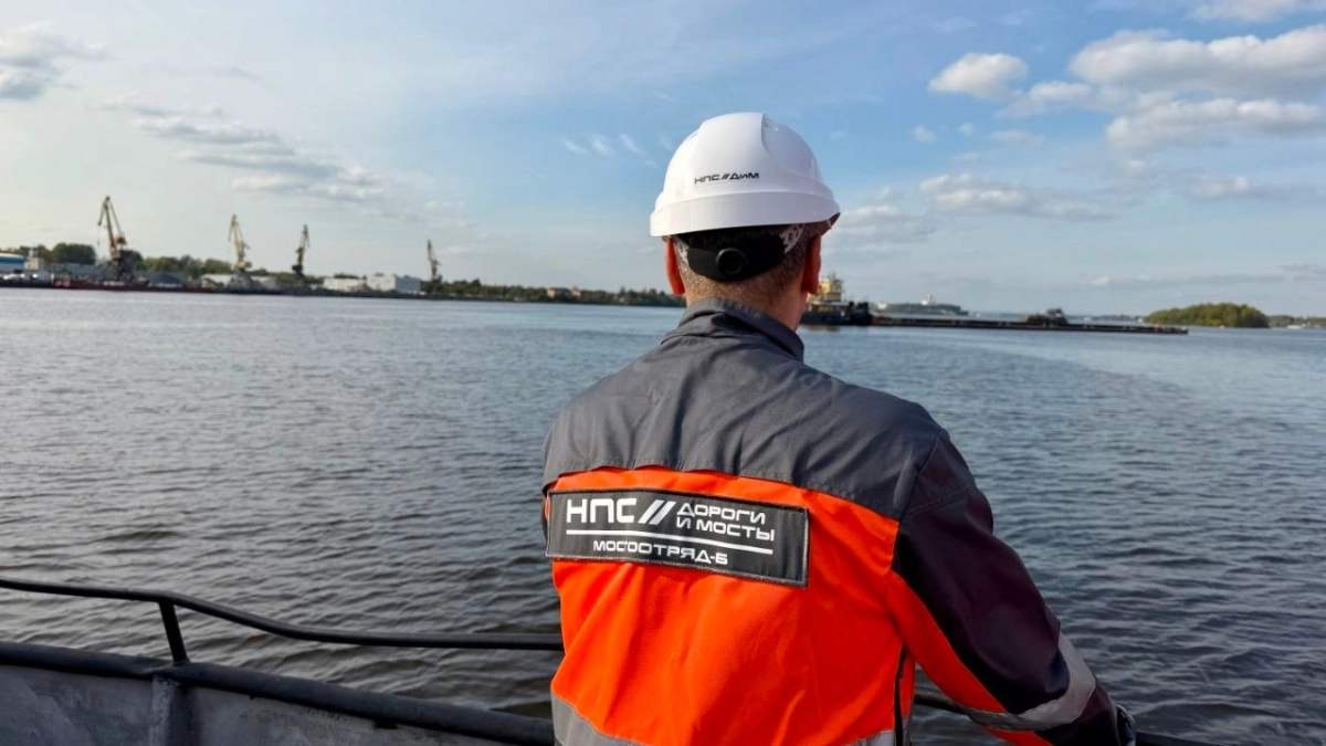 Строители третьего моста в Ярославле начали работы в русле Волги