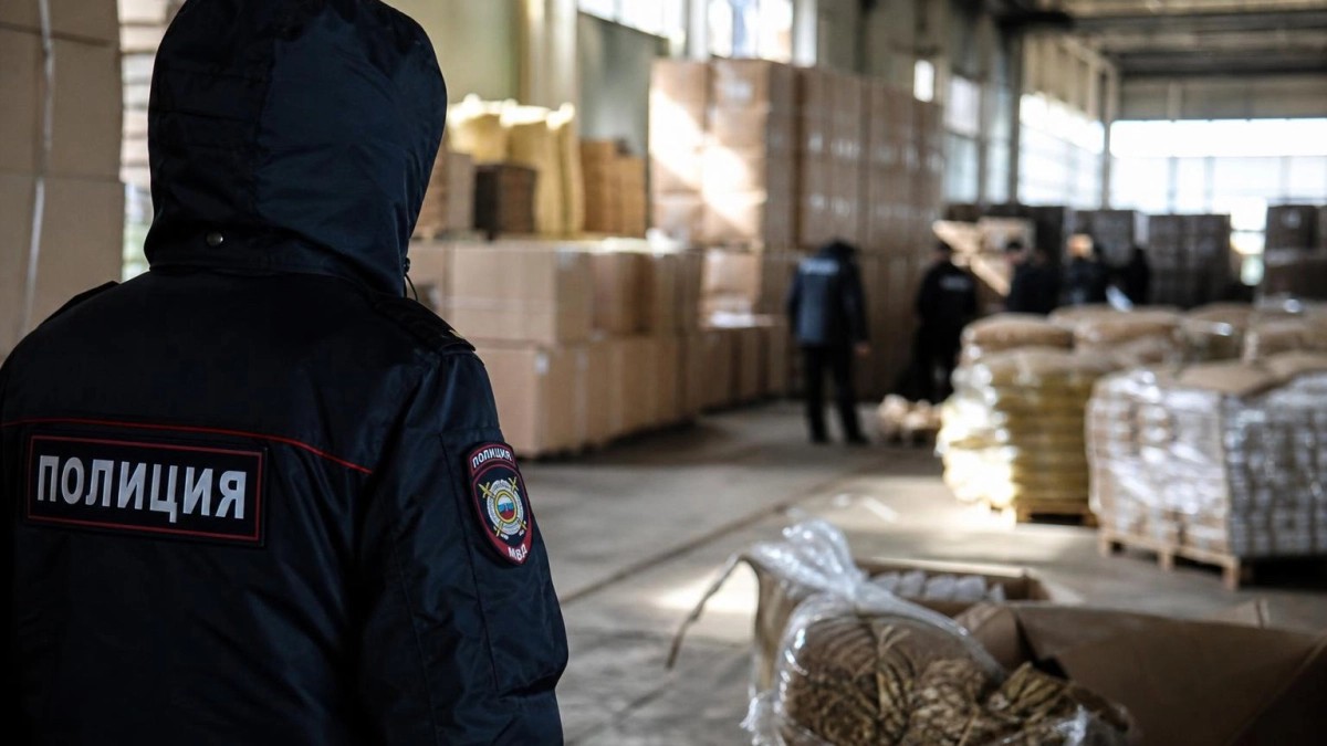 В Ярославской области раскрыли подпольный табачный цех, работавший на арендованном складе