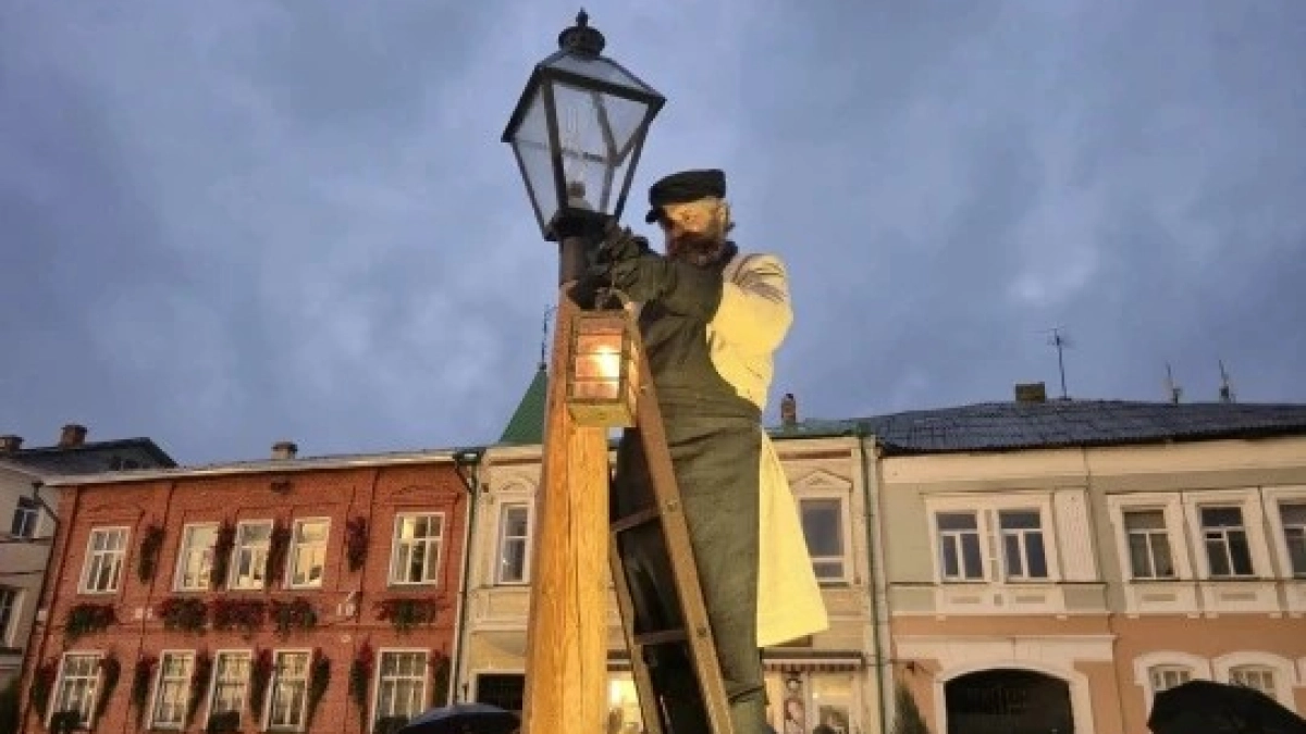 В Рыбинске «оживёт» фонарщик: новая традиция для прогулок по историческому центру