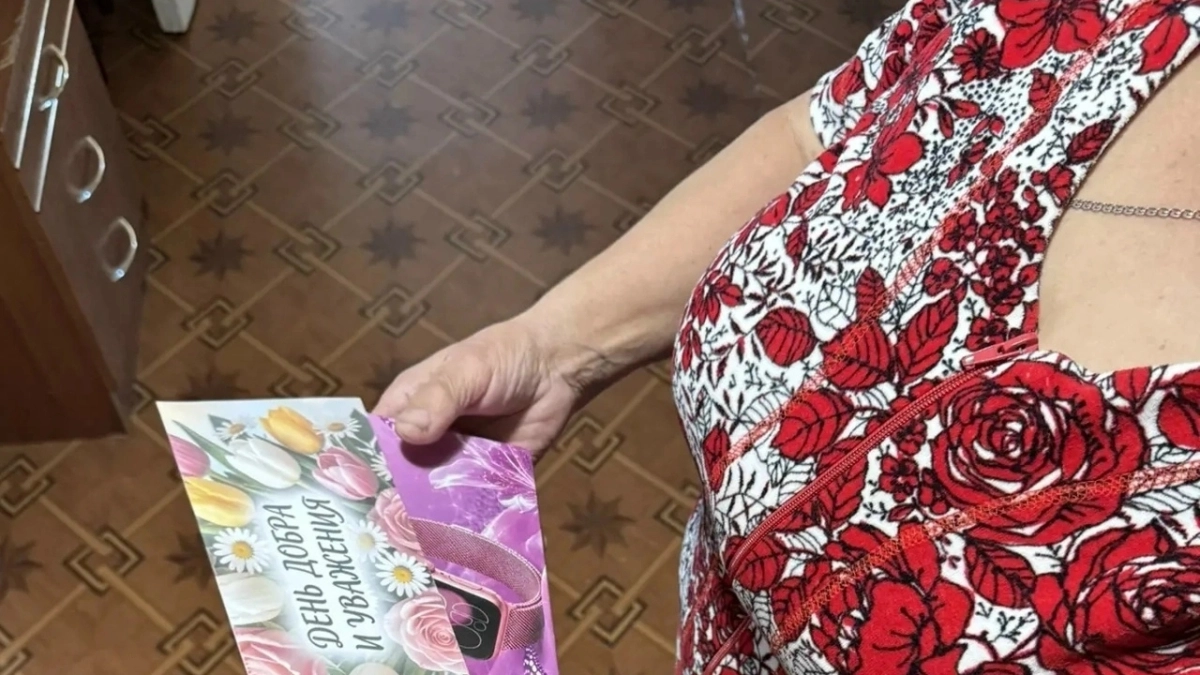 Пошехонские власти подарили шагомер пенсионерке, просившей пустить автобус до райцентра