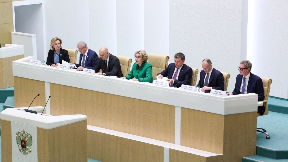 Михаил Боровицкий принял участие в парламентских слушаниях о параметрах федерального бюджета на 2027–2029 годы