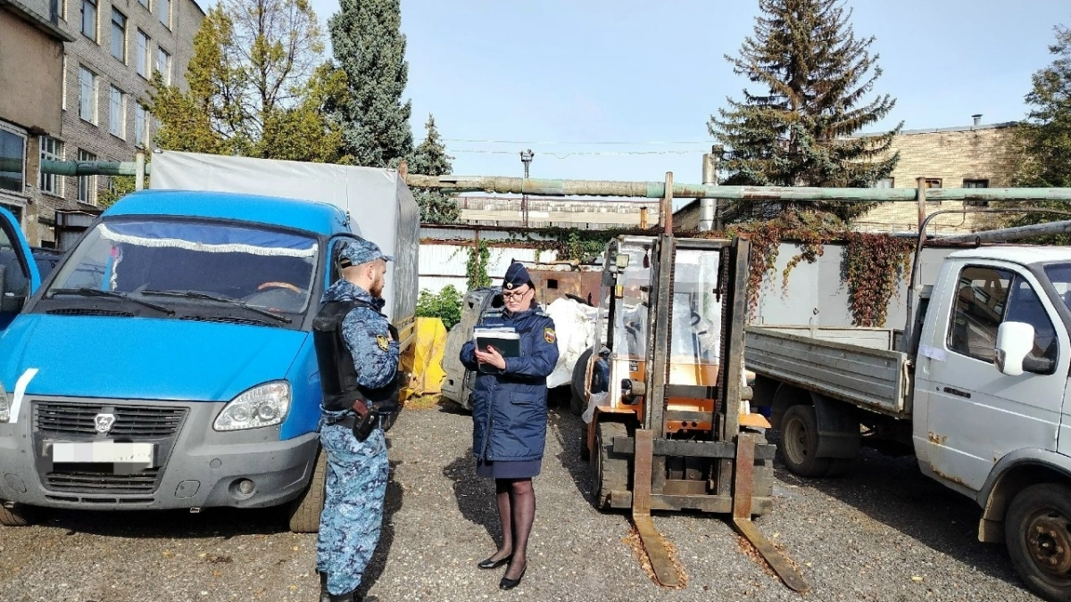 В Ярославле у завода арестовали автопарк за долги на 306 миллионов рублей