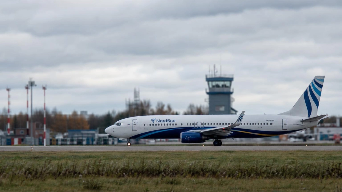 В аэропорту Ярославля с 14:59 временно ограничили прием и выпуск рейсов