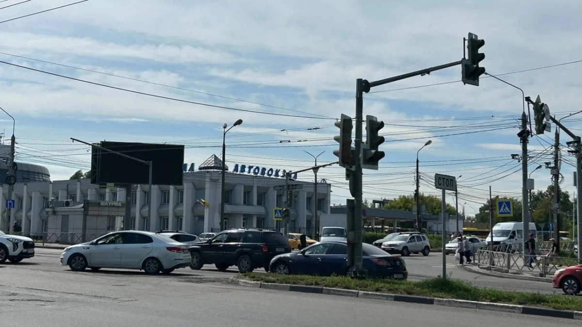 На ярославском автовокзале за два миллиона рублей обновят асфальт