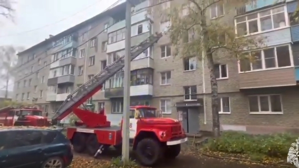 В Переславле пожарные спасли семерых жильцов из-за вспыхнувшего счетчика