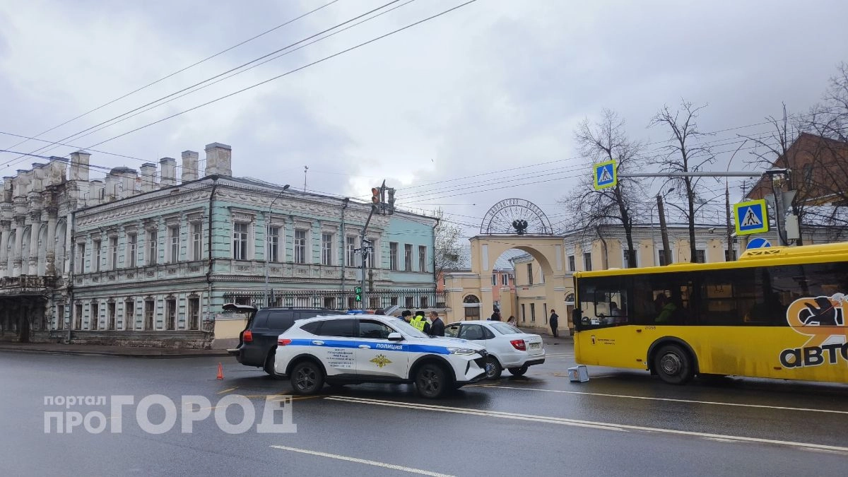 В Переславле водитель зажал дверью сотрудницу полиции после замечания о громкой музыке
