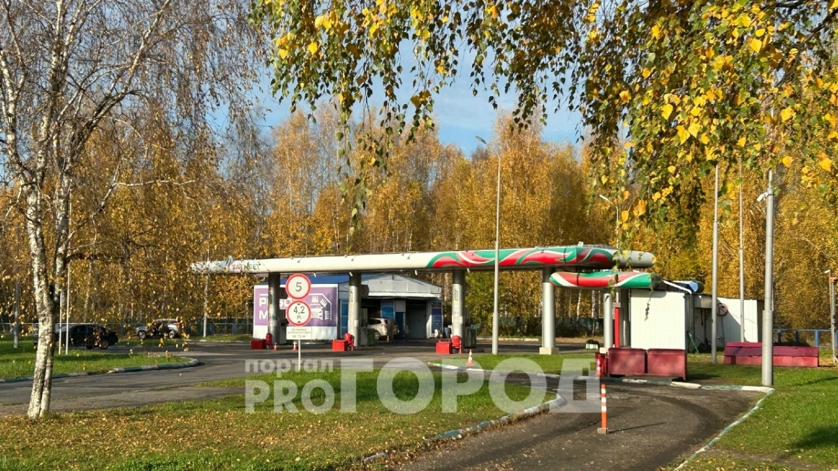 На АЗС в сторону Заволжского района появился бензин