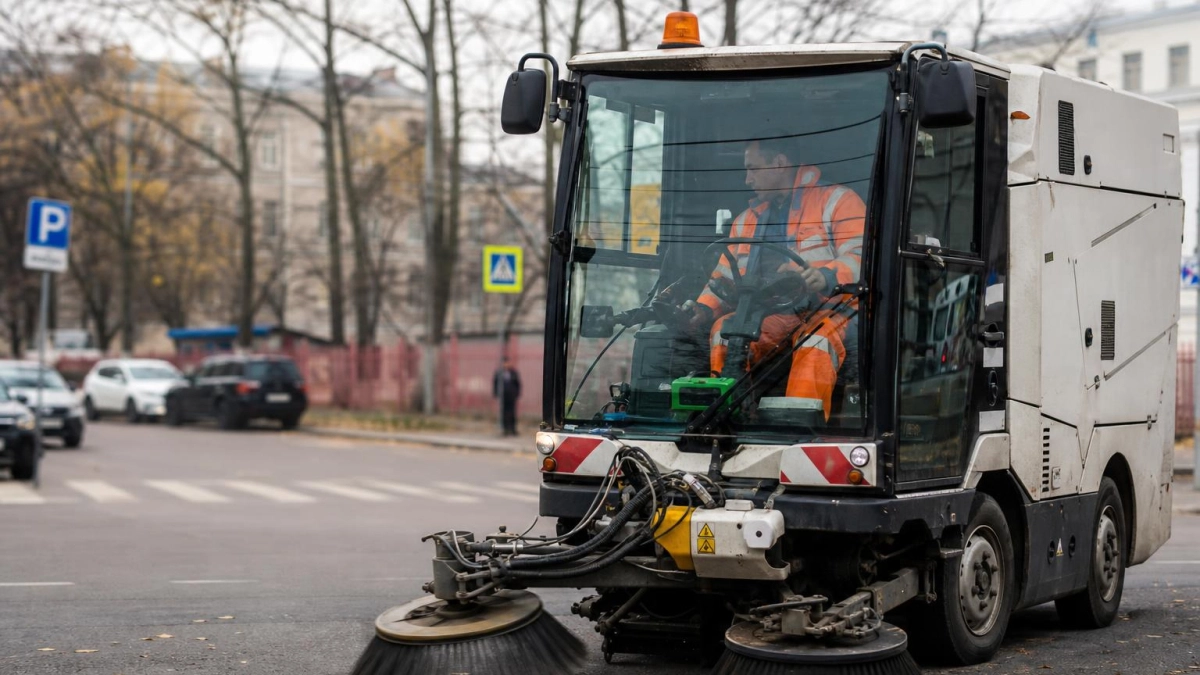 Для уборки дорог в Ярославле ищут подрядчика с контрактом почти на 100 млн