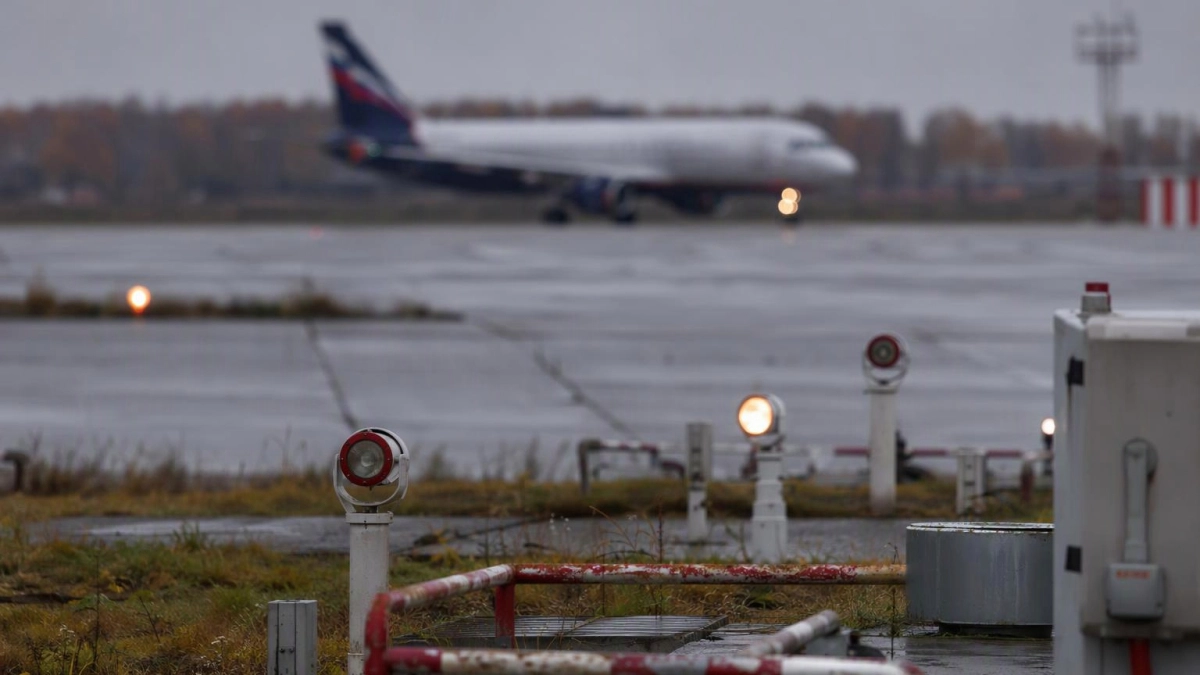 В аэропортах Костромы и Ярославля временно ограничили прием и выпуск самолетов