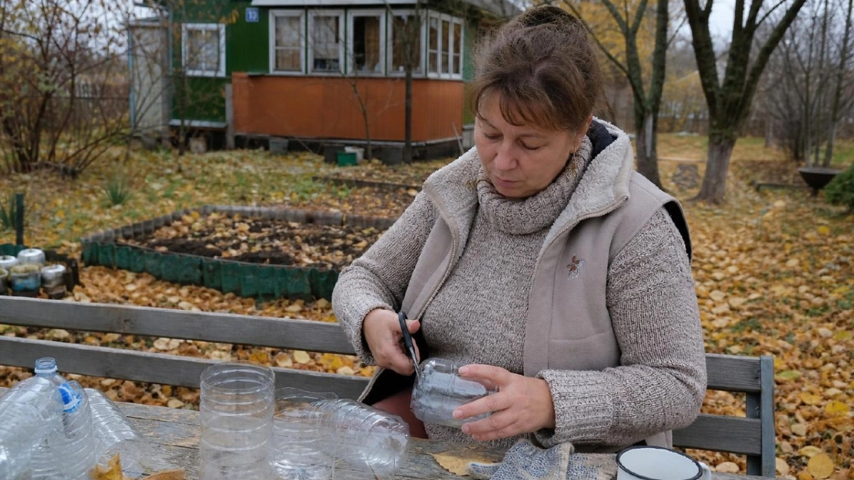 Пластиковые баклажки - сокровище хозяйки: 5 простых способов превратить их в полезные гаджеты для дома