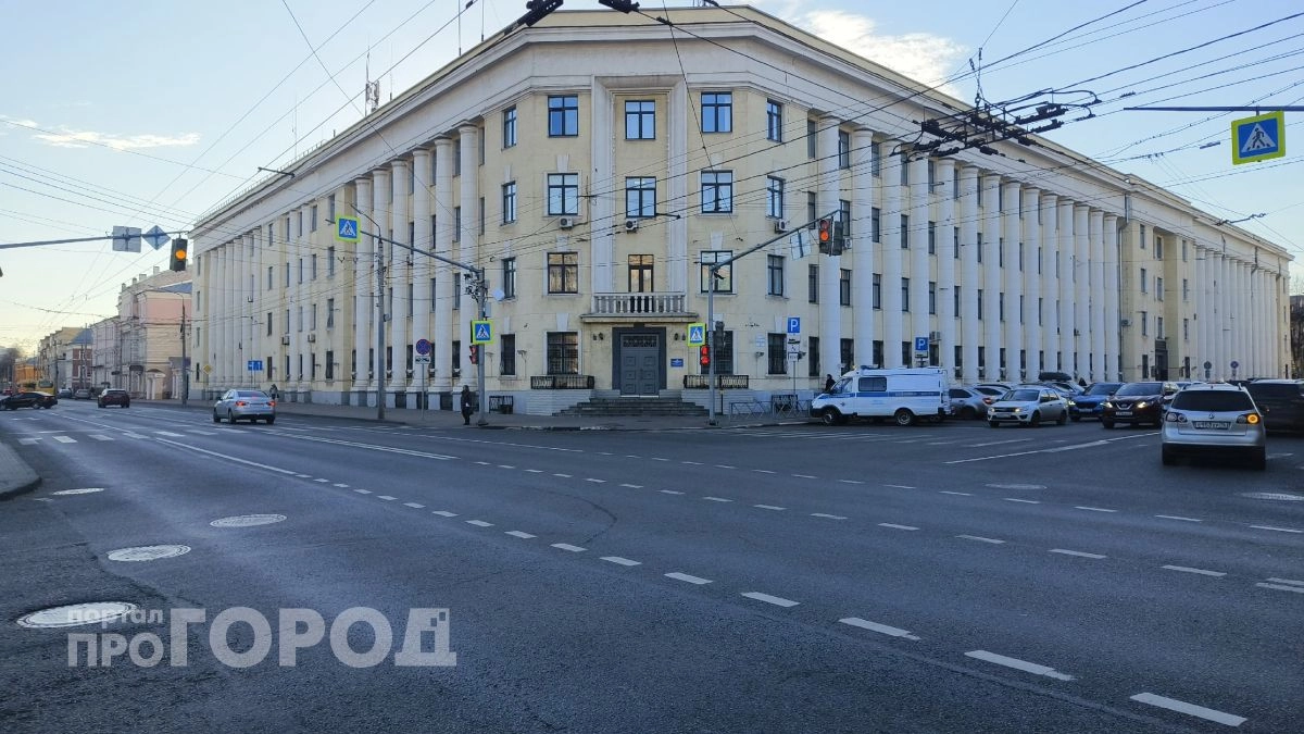 Замдиректора ярославского предприятия по утилизации отходов слил бензовозами солярки на 3 миллиона
