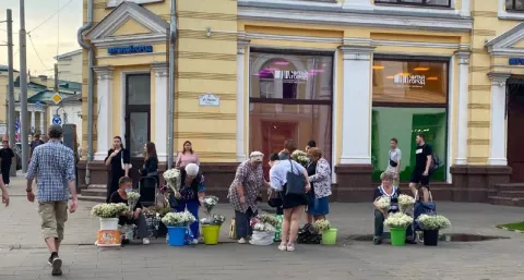 Власти Ярославля штрафуют уличных торговок на 3 тысячи рублей