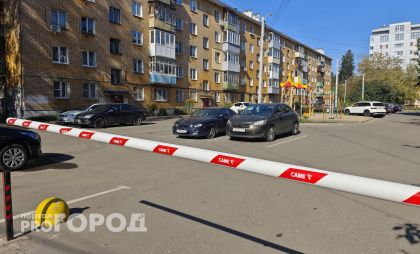 Жителям Ярославля заплатят до 180 тысяч за шлагбаумы во дворах рядом с платными парковками