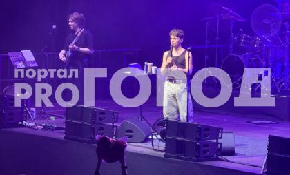 Ярославна на концерте Вани Дмитриенко: «Двум девочкам стало плохо в толпе на танцполе из-за давки»