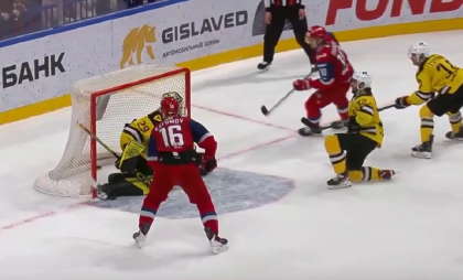 «Локомотив» вырвал победу у «Северстали» и досрочно гарантировал первое место на Западе